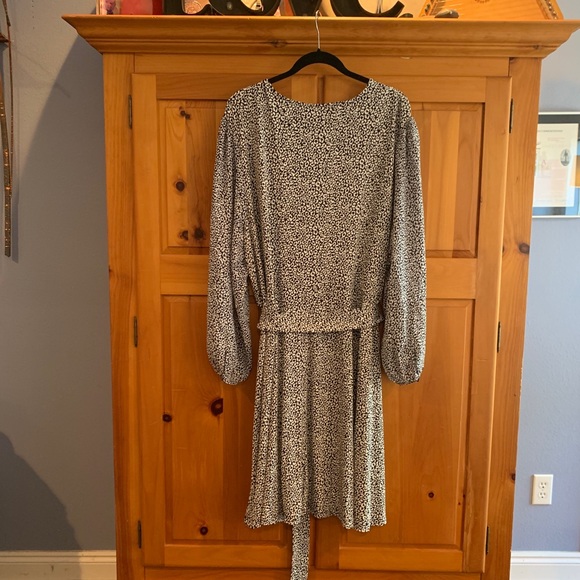 B&W leopard print wrap top swing dress. - Picture 2 of 5